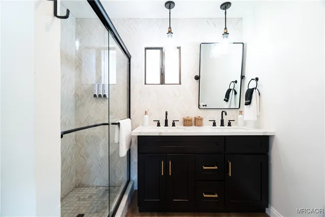 $985,000 | 955 Deer Trail Lane, Fawnskin, CA 92333