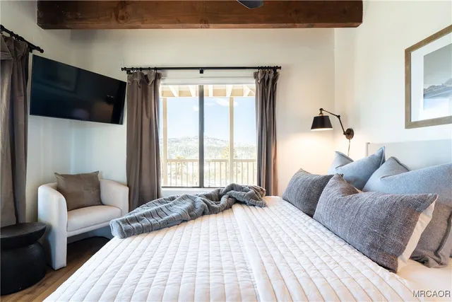 $985,000 | 955 Deer Trail Lane, Fawnskin, CA 92333