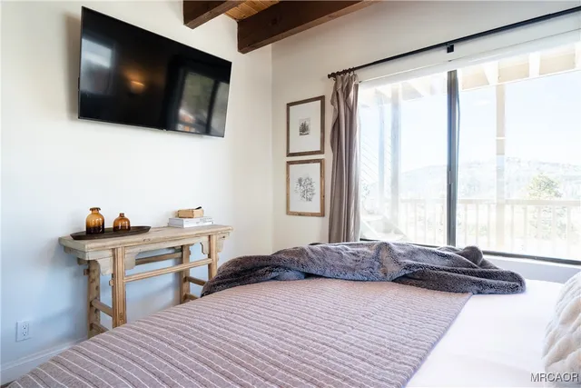 $985,000 | 955 Deer Trail Lane, Fawnskin, CA 92333