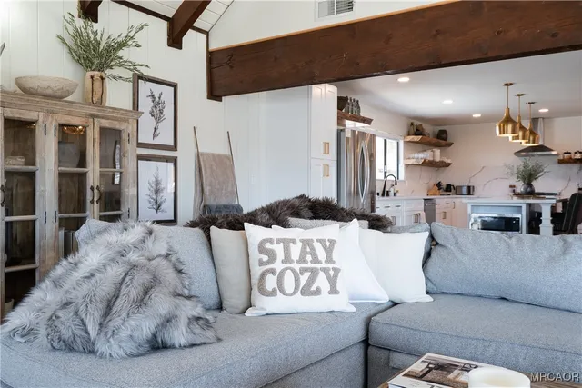 $985,000 | 955 Deer Trail Lane, Fawnskin, CA 92333