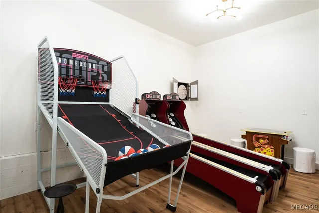 $985,000 | 955 Deer Trail Lane, Fawnskin, CA 92333