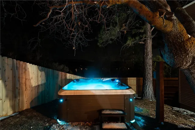 $985,000 | 955 Deer Trail Lane, Fawnskin, CA 92333