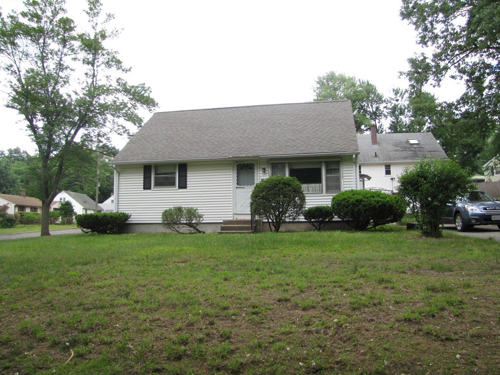 48 Ivanhoe Street Springfield, MA 01109 - Photo 1 of 16 Gallery Image 1