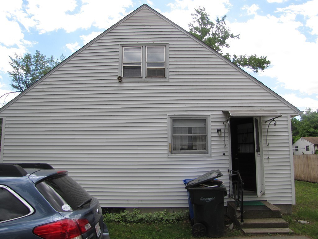 48 Ivanhoe Street Springfield, MA 01109 - Photo 3 of 16 Gallery Image 3