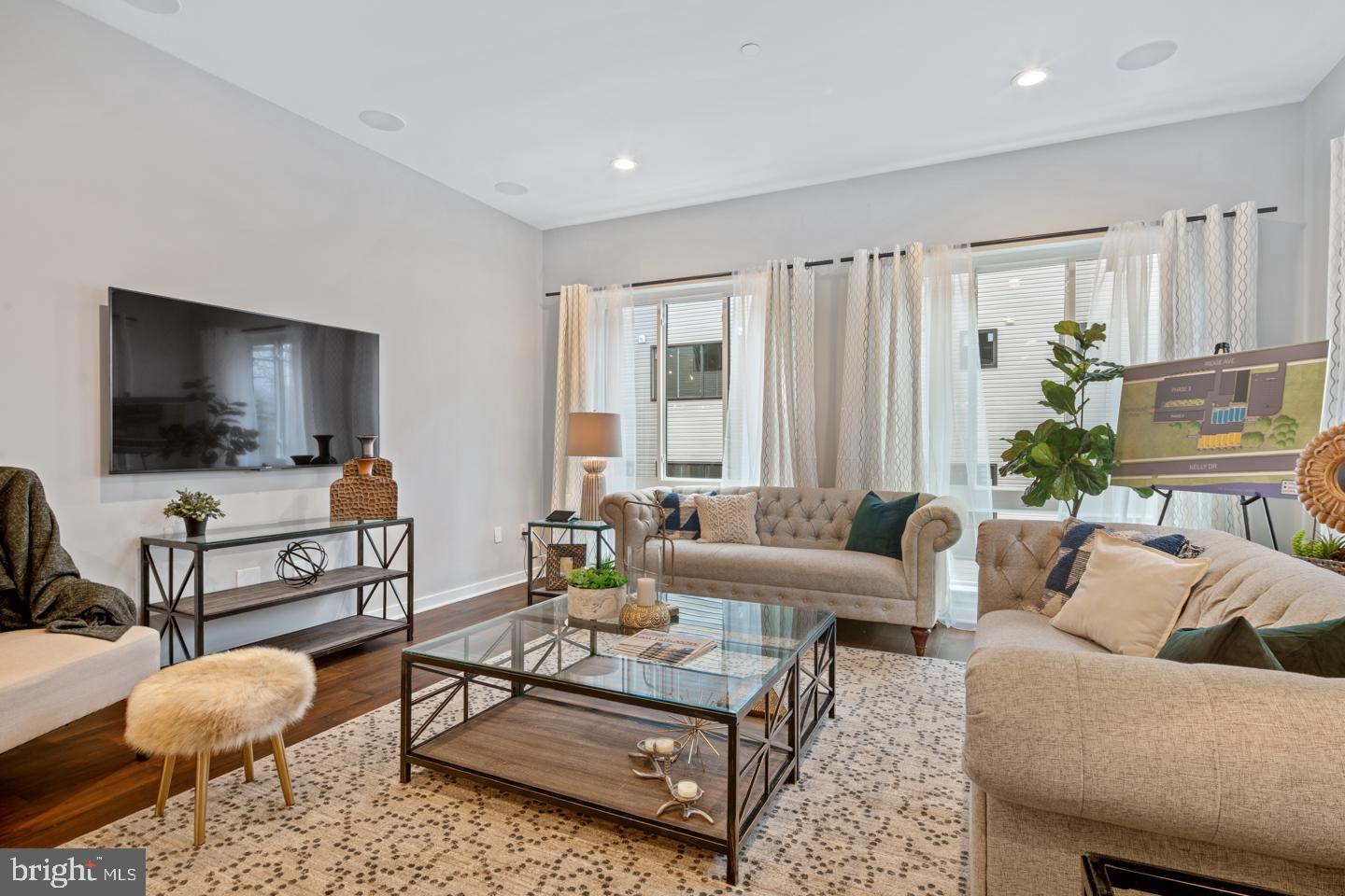 4444 River Ridge Court Philadelphia, PA 19129 - Photo 3 of 27 Gallery Image 3