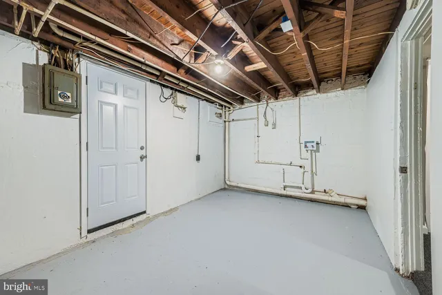 a view of a room with an empty space