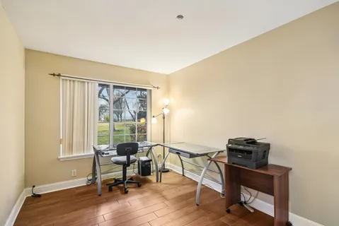 $329,900 | 1668 Chatsford Court, Unit 1, Bartlett, IL 60103