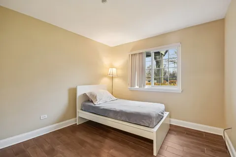 $329,900 | 1668 Chatsford Court, Unit 1, Bartlett, IL 60103