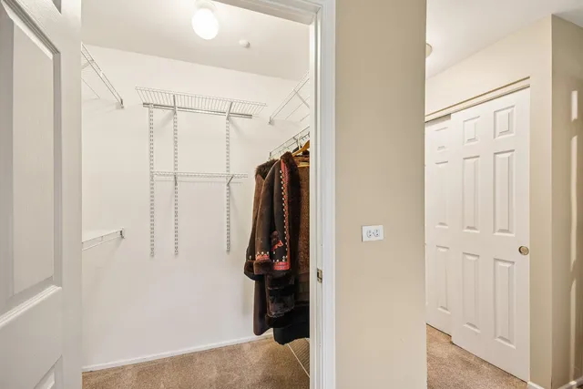 $329,900 | 1668 Chatsford Court, Unit 1, Bartlett, IL 60103