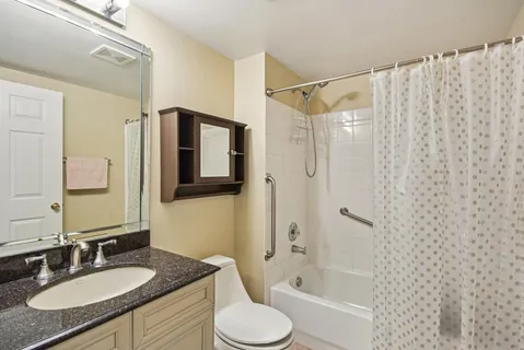 $329,900 | 1668 Chatsford Court, Unit 1, Bartlett, IL 60103