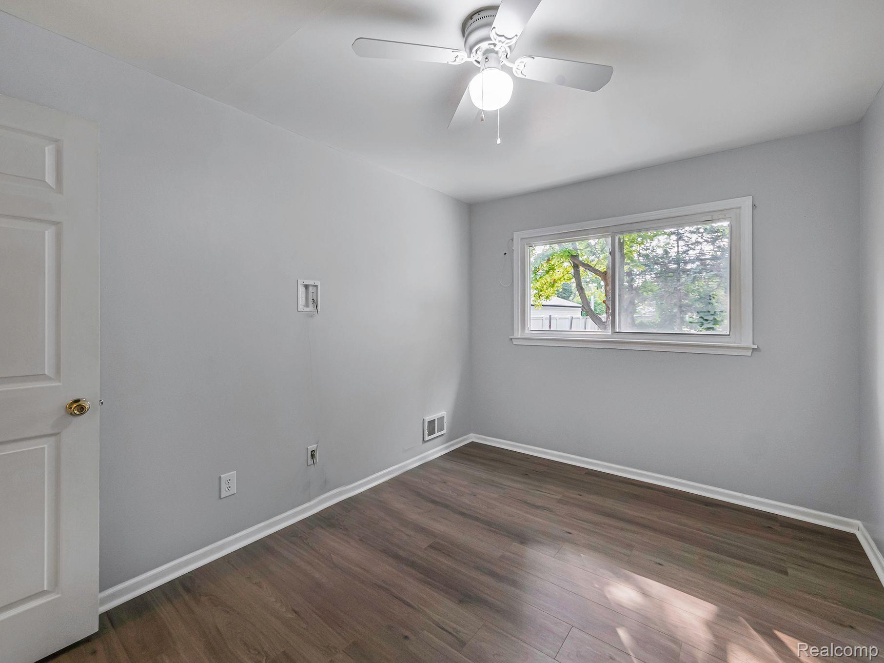 564 Longfellow Inkster, MI 48141 - Photo 18 of 26 Gallery Image 18