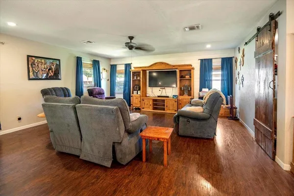 $260,000 | 604 West 15th Street, Brady, TX 76825