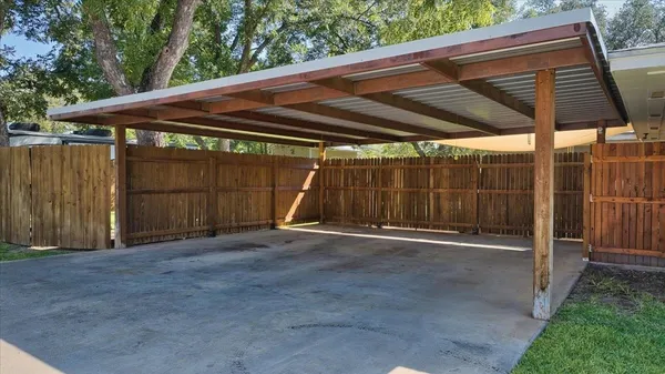 $260,000 | 604 West 15th Street, Brady, TX 76825