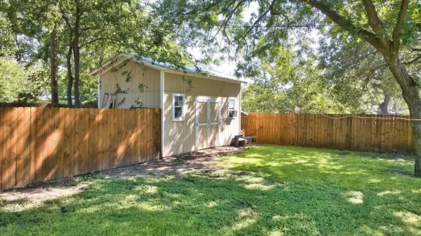 $260,000 | 604 West 15th Street, Brady, TX 76825