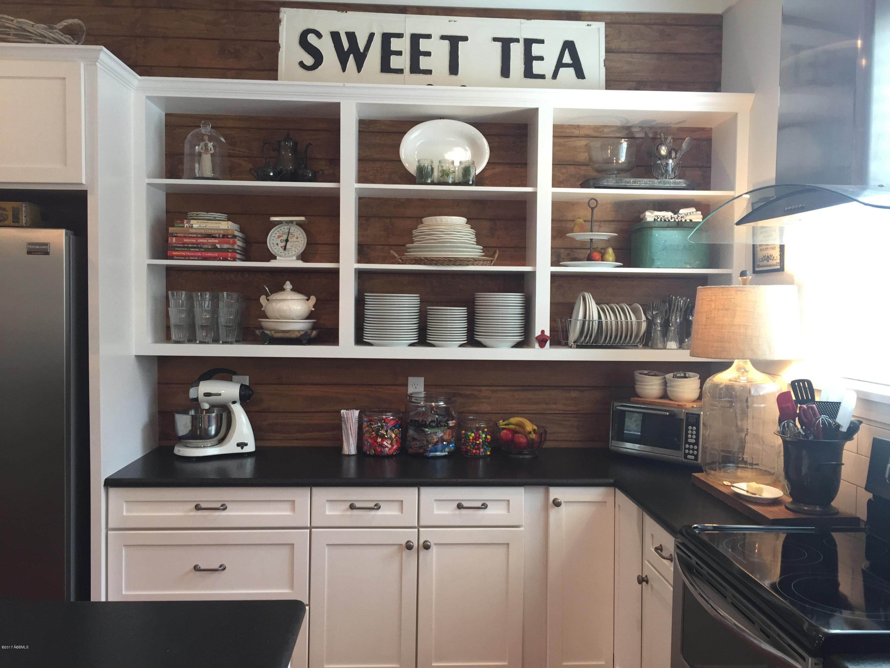 20 Little Creek Road Beaufort, SC 29907 - Photo 8 of 25 Kitchen shelving