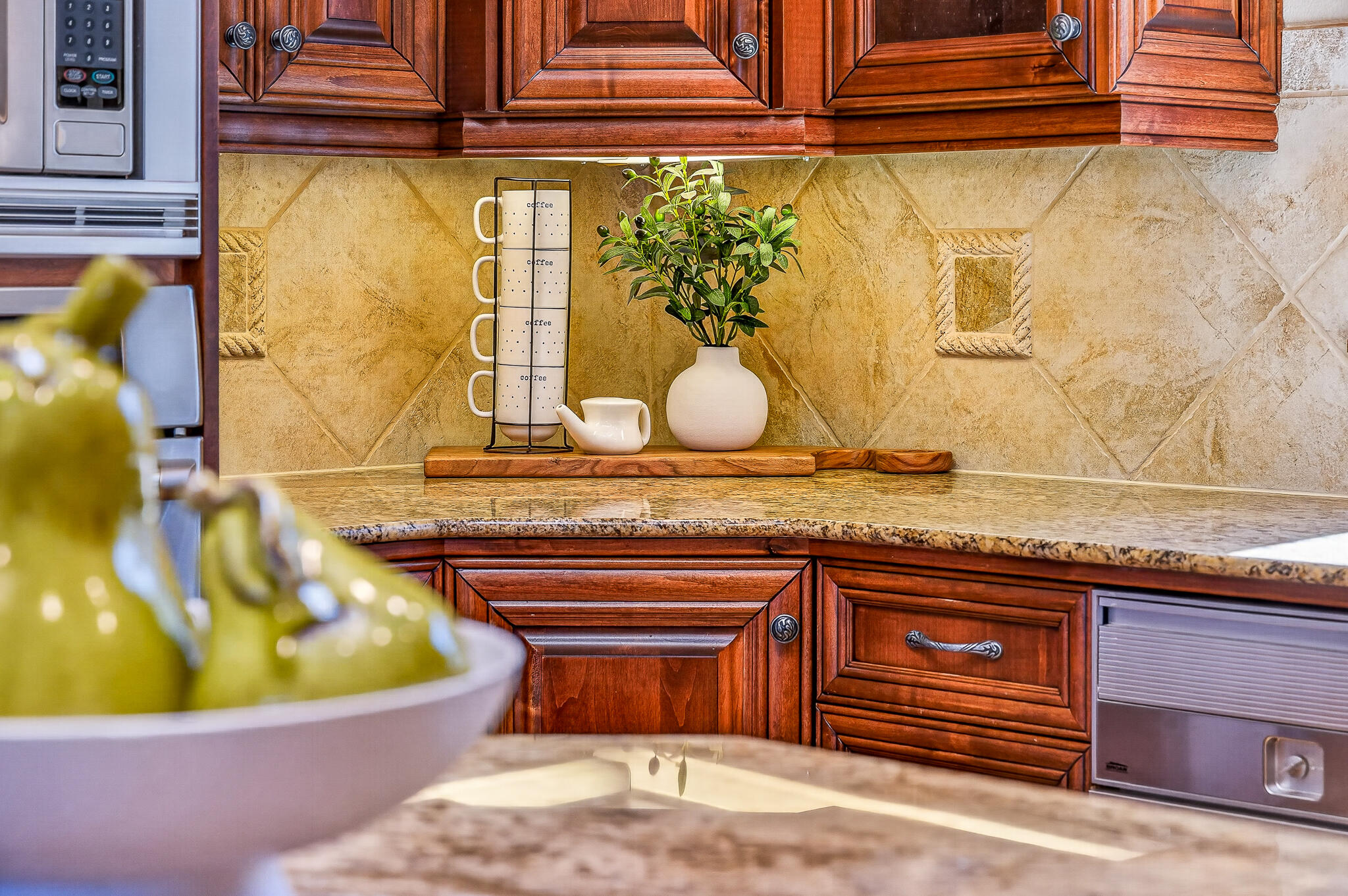 19305 Brookside Way Bend, OR 97702 - Photo 12 of 47 Kitchen detail