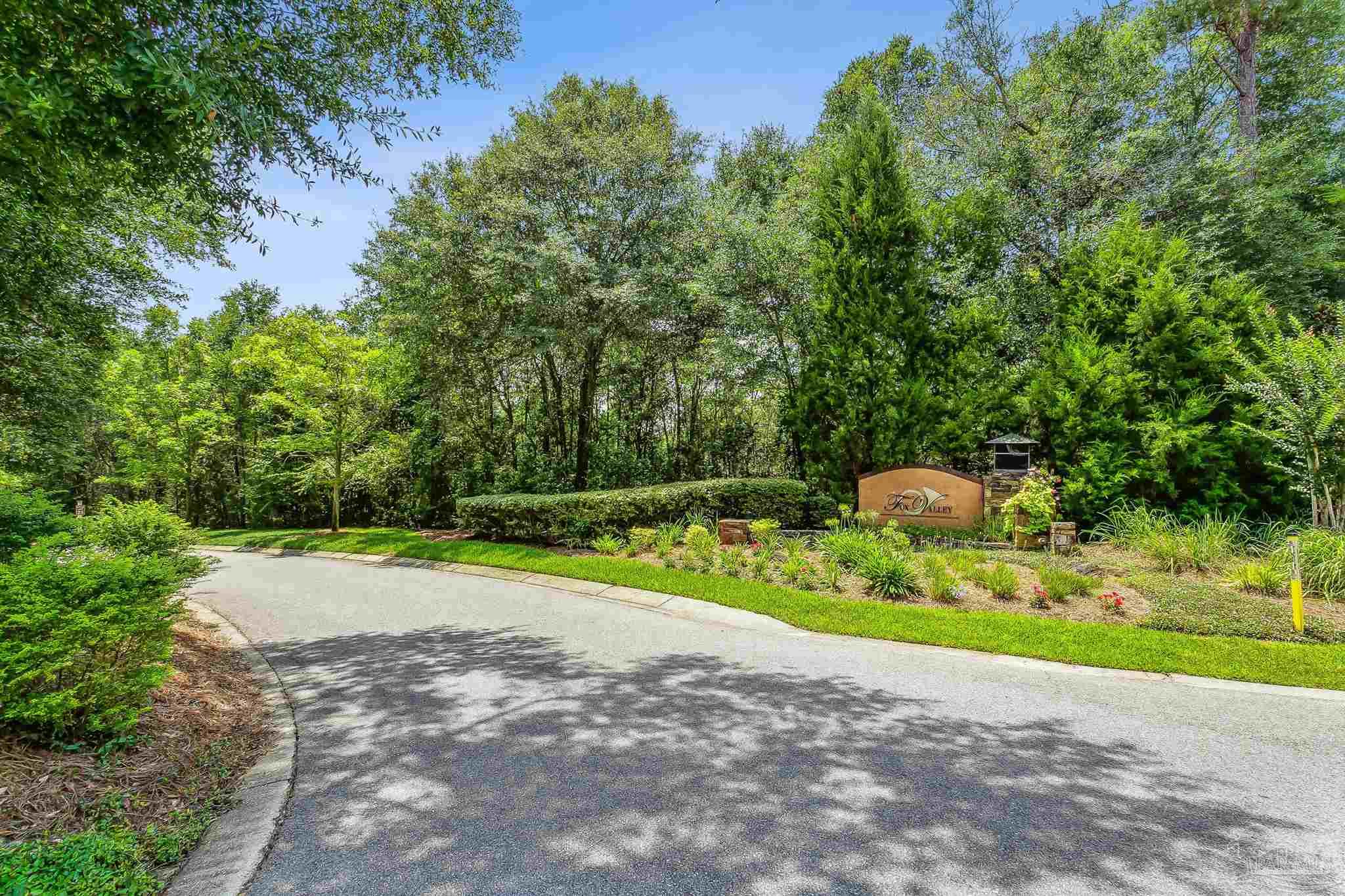 508 Vulpes Sanctuary Loop Crestview, FL 32536 - Photo 4 of 50
