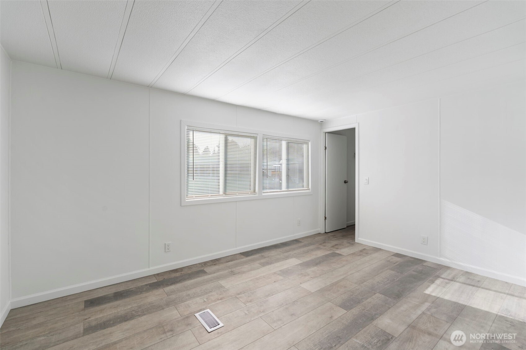 225 Ho Hum Lane Aberdeen, WA 98520 - Photo 16 of 30
