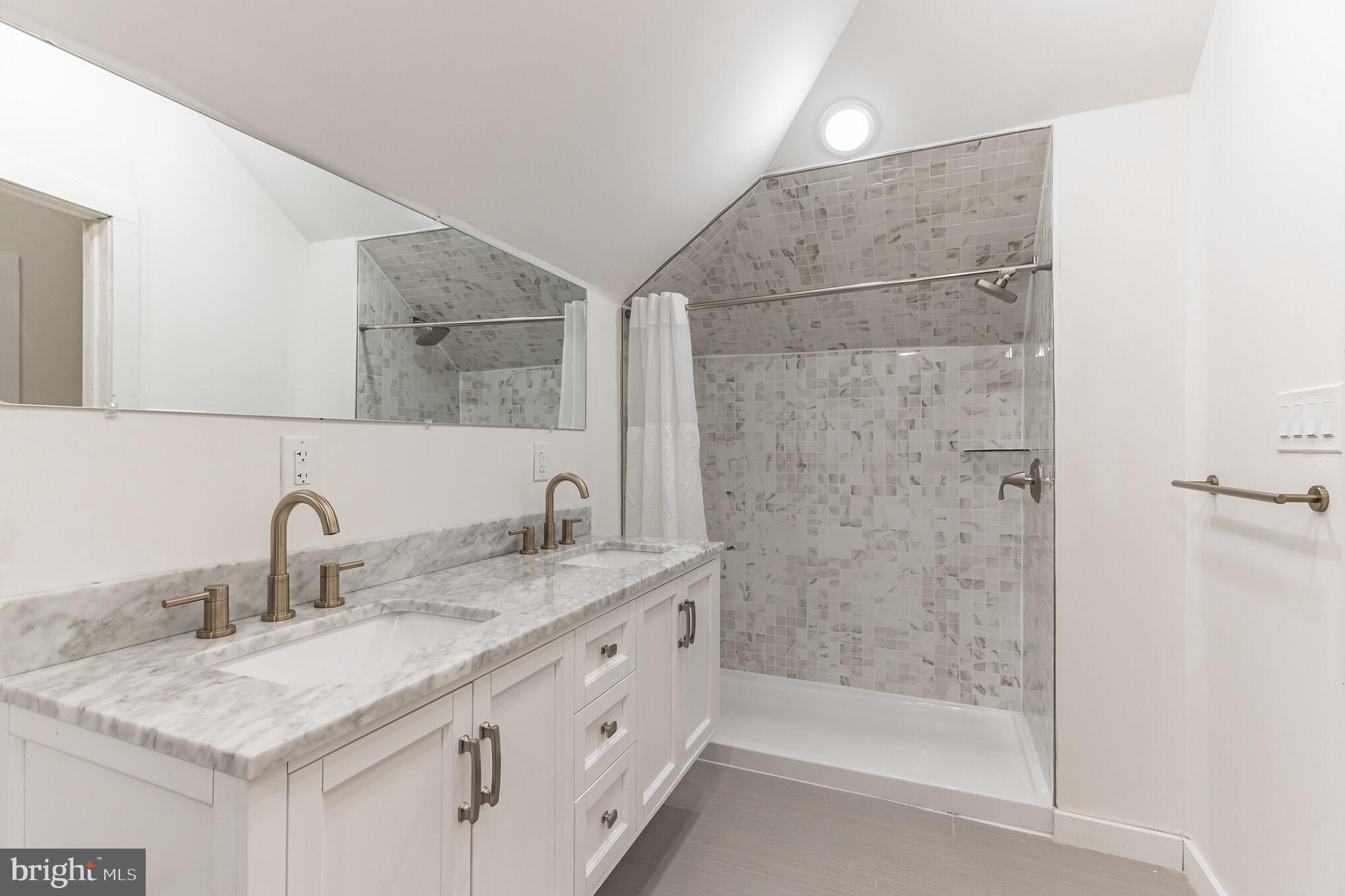 208 Vineyard Road Atco, NJ 08004 - Photo 6 of 41