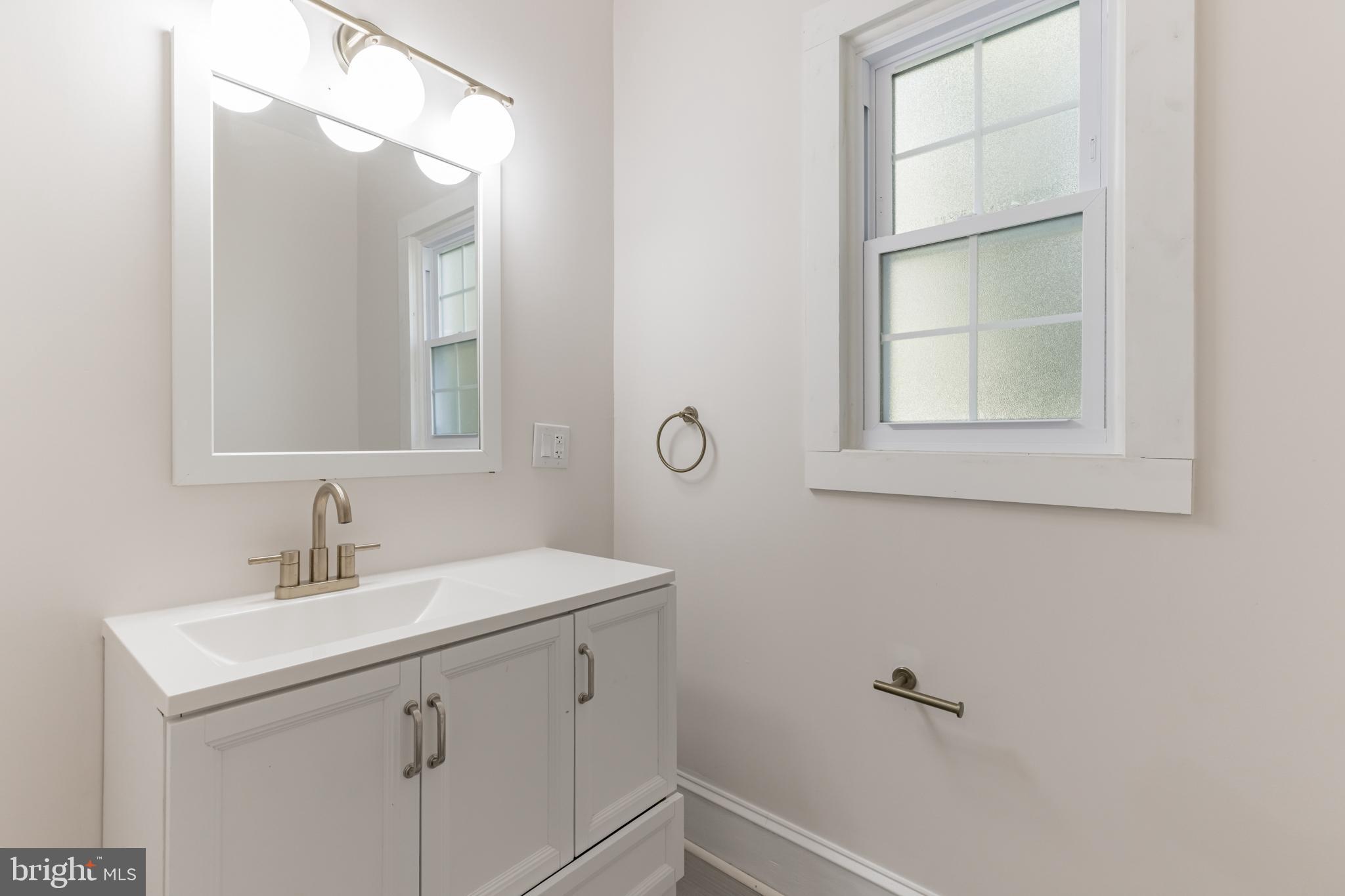 208 Vineyard Road Atco, NJ 08004 - Photo 8 of 41