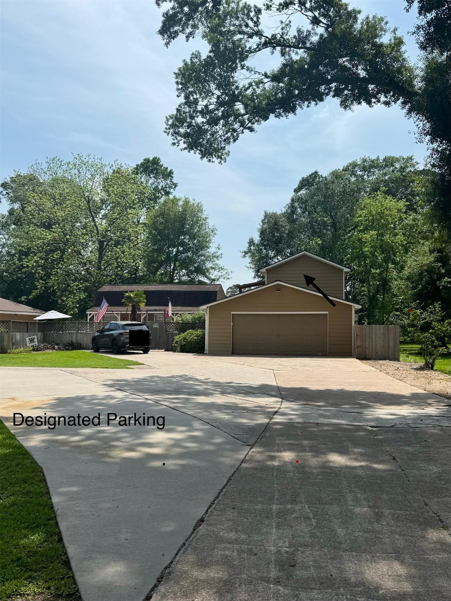Welcome home to this charming 1 bedroom, 1 bath Garage Apartment! Located on the 2nd floor. Designated parking space included.