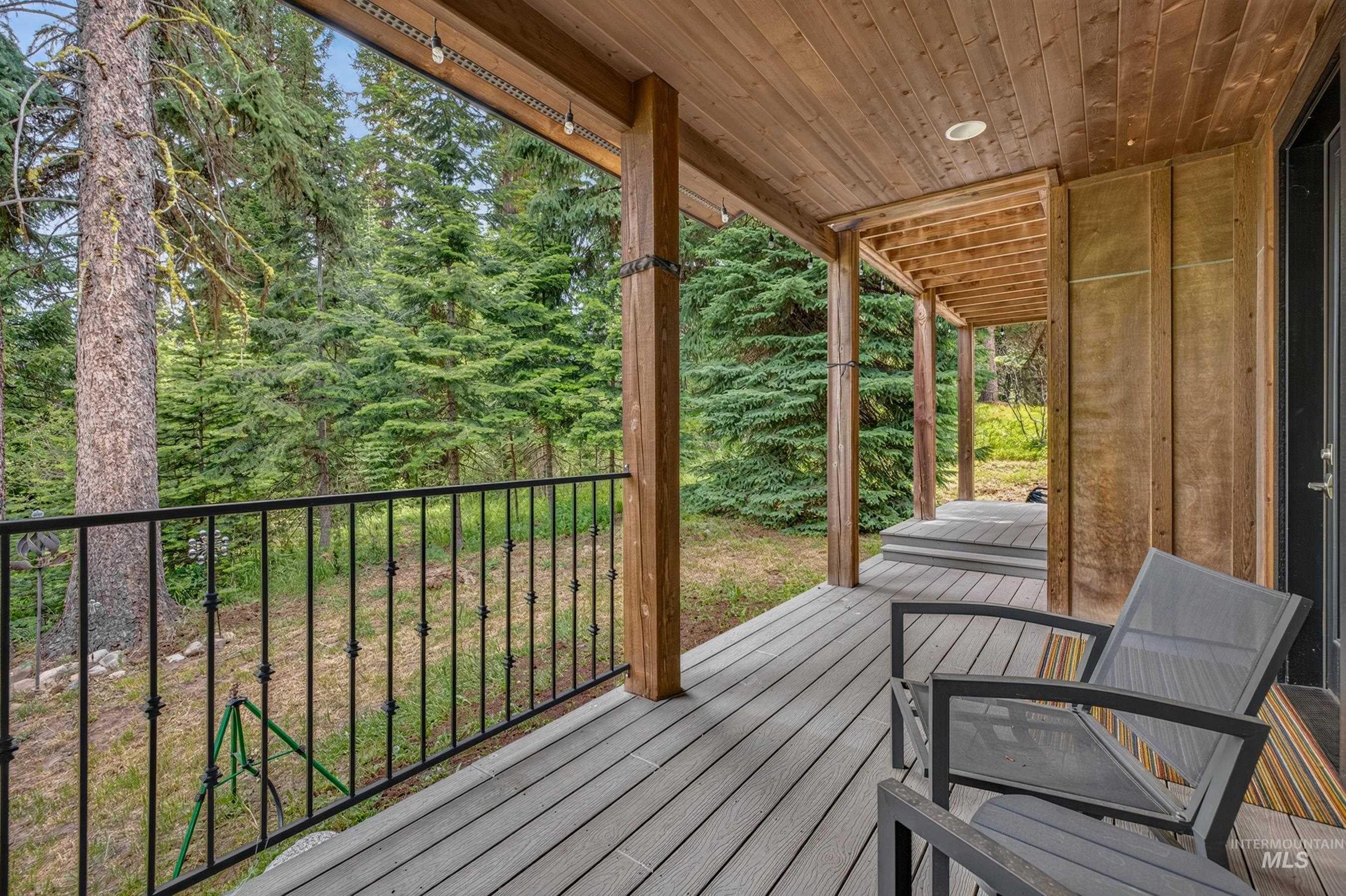 1003 Violet Way McCall, ID 83638 - Photo 6 of 45