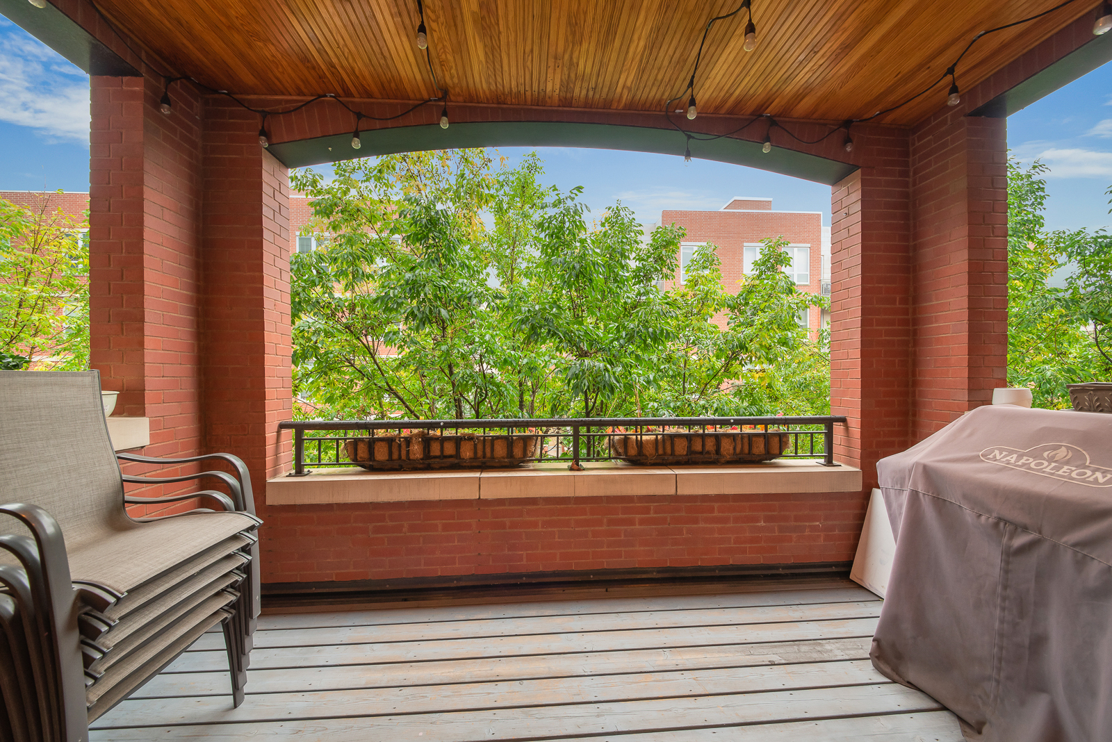 1238 West Jackson Boulevard, Unit 2W Chicago, IL 60607 - Photo 13 of 13 a living room with a large window