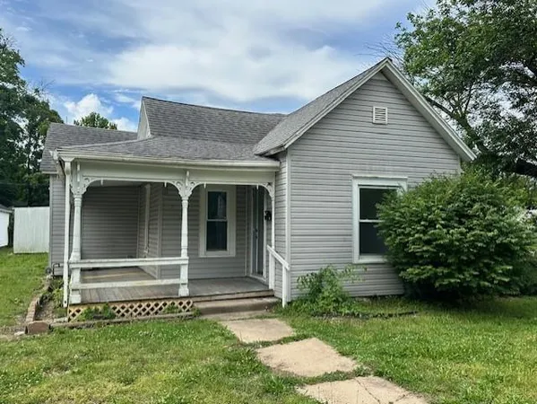 $89,900 | 627 West Cherry Street, Nevada, MO 64772