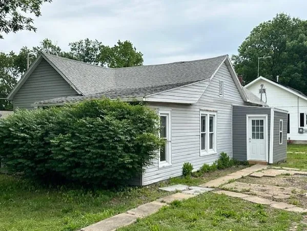 $89,900 | 627 West Cherry Street, Nevada, MO 64772