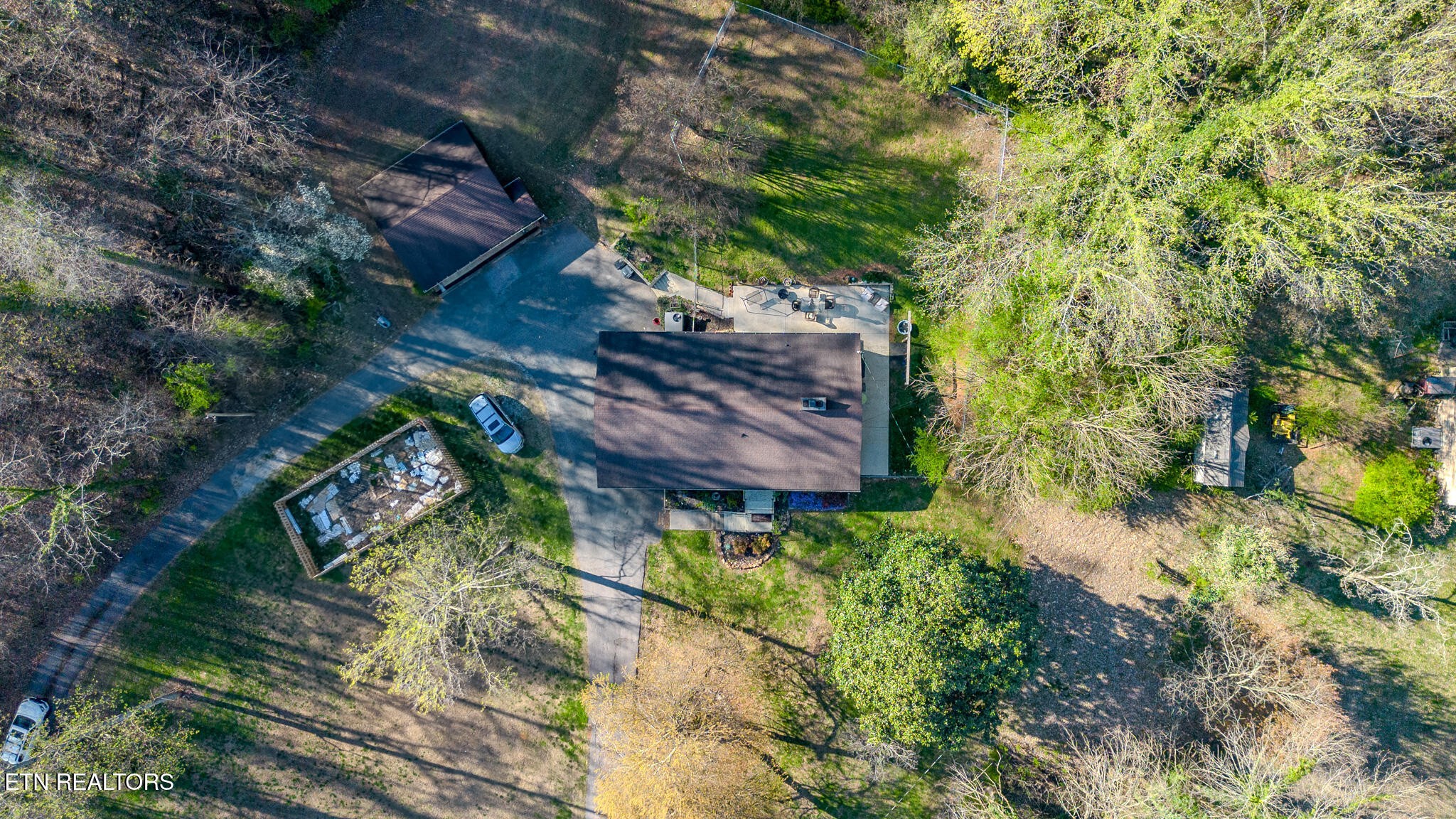 402 Bluff Road Kingston, TN 37763 - Photo 32 of 39 Gallery Image 32