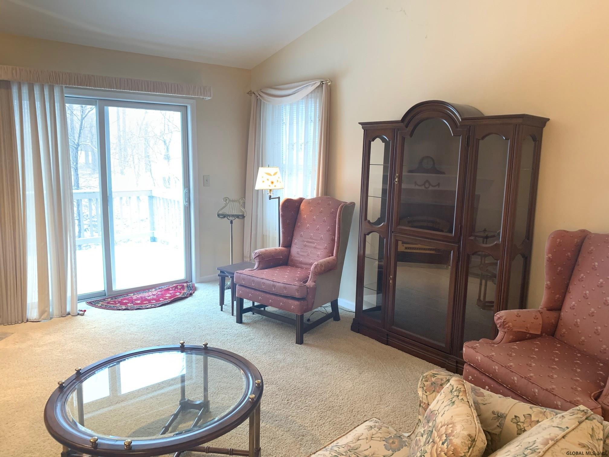 165 Harvard Road Colonie, NY 12189 - Photo 4 of 29 Photo 4