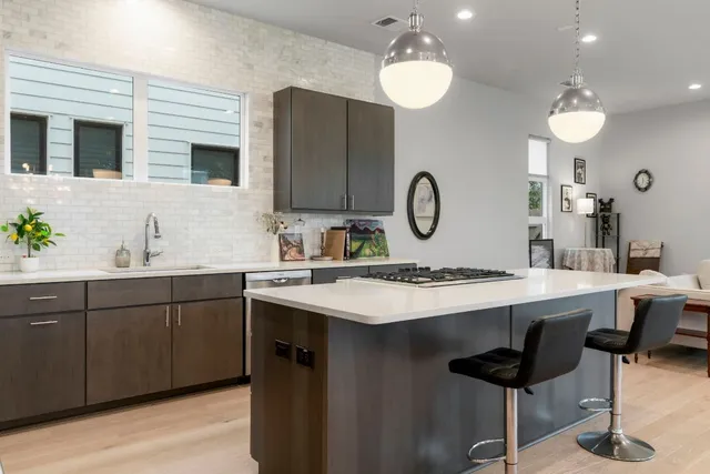 $3,400 | 6008 Florencia Lane, Austin, TX 78724