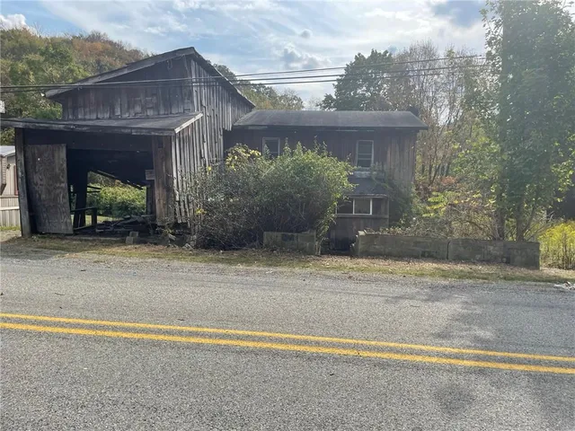 $14,999 | 302 Arcadia Road, Arcadia, PA 15712