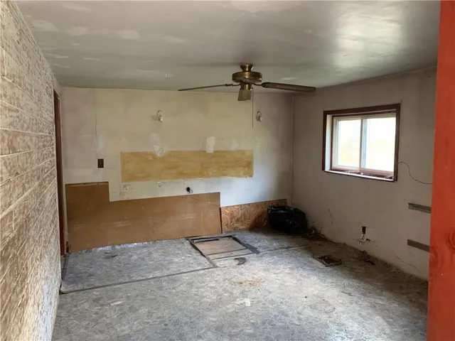 $14,999 | 302 Arcadia Road, Arcadia, PA 15712