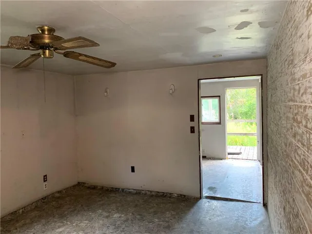 $14,999 | 302 Arcadia Road, Arcadia, PA 15712