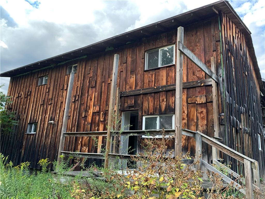 302 Arcadia Road Arcadia, PA 15712 - Photo 20 of 25 a backyard of a house with lots of green space