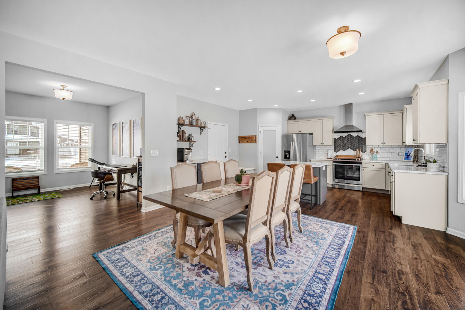 1761 Gurney Street Hobart, IN 46342 - Photo 4 of 21 1620x1080