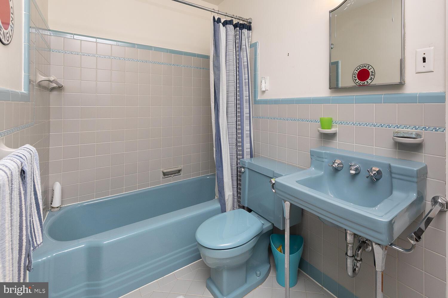 1428 Hampton Road Rydal, PA 19046 - Photo 42 of 58 Full Bathroom