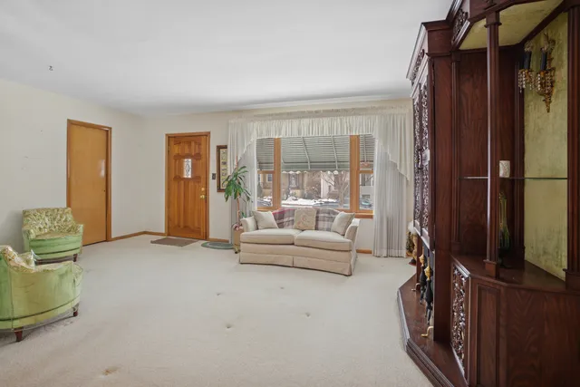 $279,977 | 2324 North 73rd Court, Elmwood Park, IL 60707