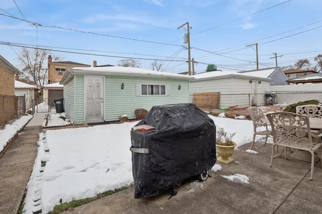 $279,977 | 2324 North 73rd Court, Elmwood Park, IL 60707