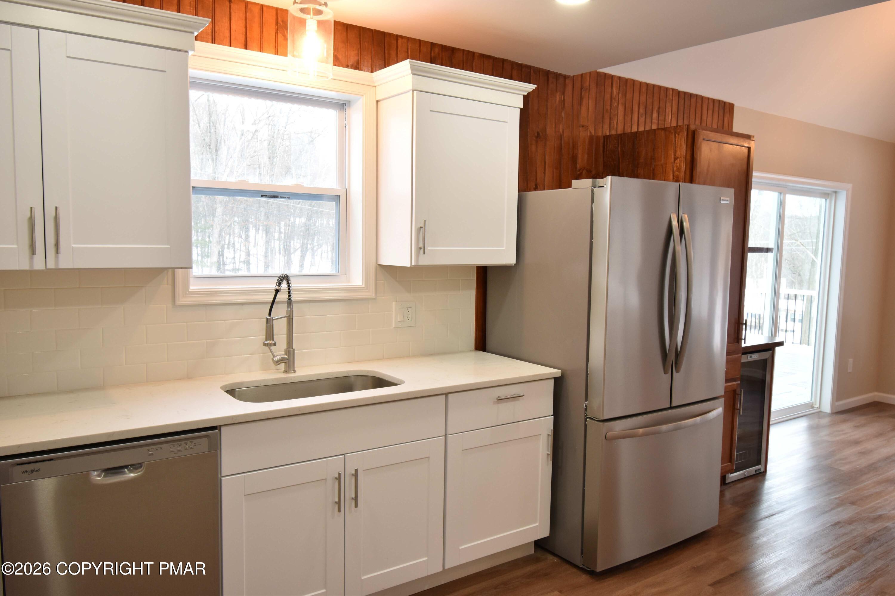 108 Stag Court Bushkill, PA 18324 - Photo 17 of 29 kitchen