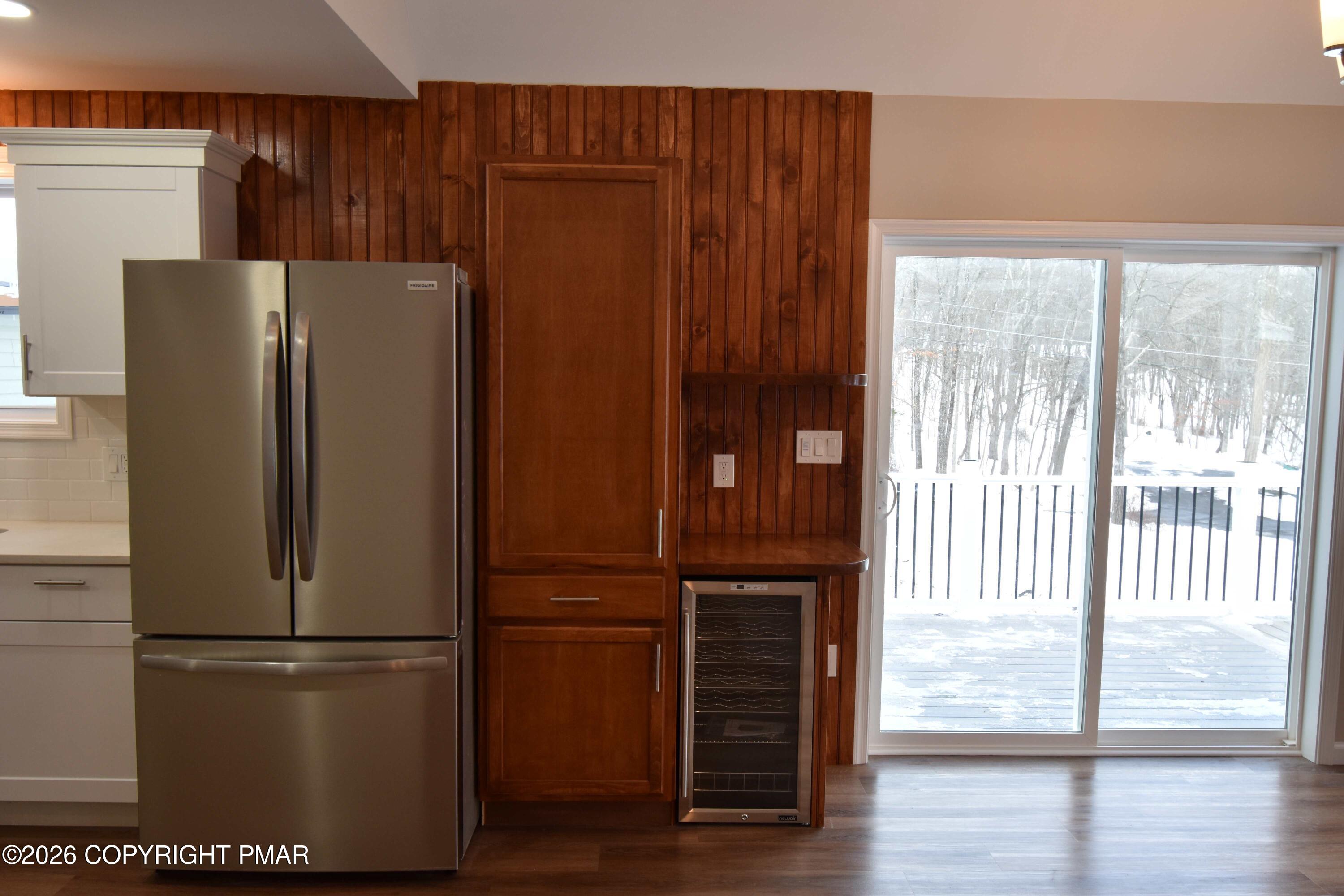 108 Stag Court Bushkill, PA 18324 - Photo 18 of 29 coffee wine bar