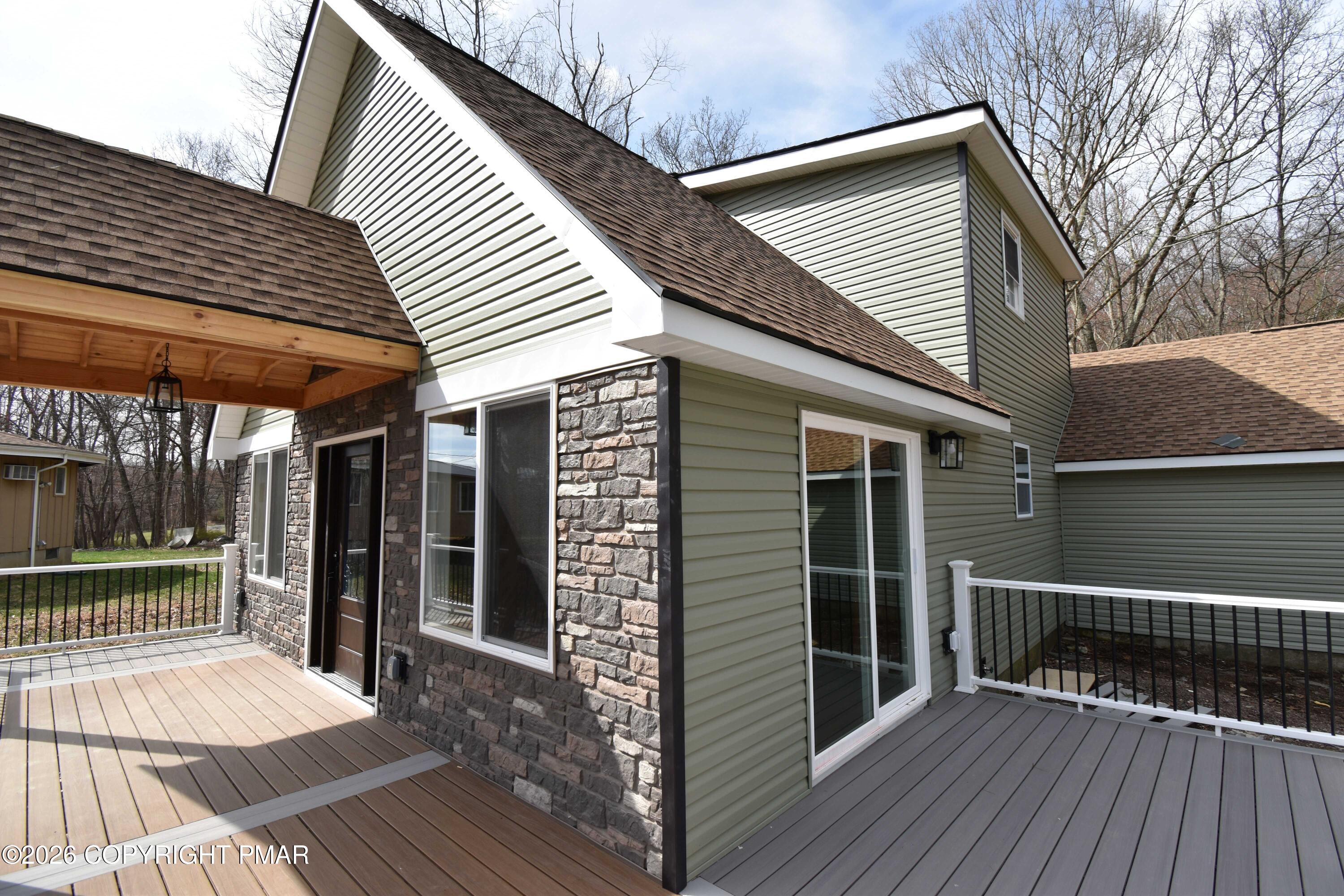 108 Stag Court Bushkill, PA 18324 - Photo 5 of 29 front side porch