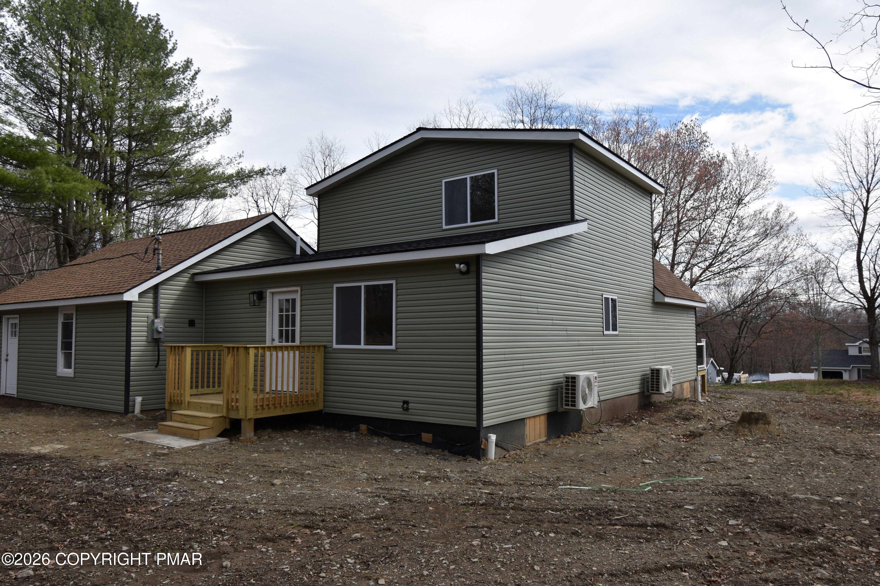 108 Stag Court Bushkill, PA 18324 - Photo 7 of 29 back left side