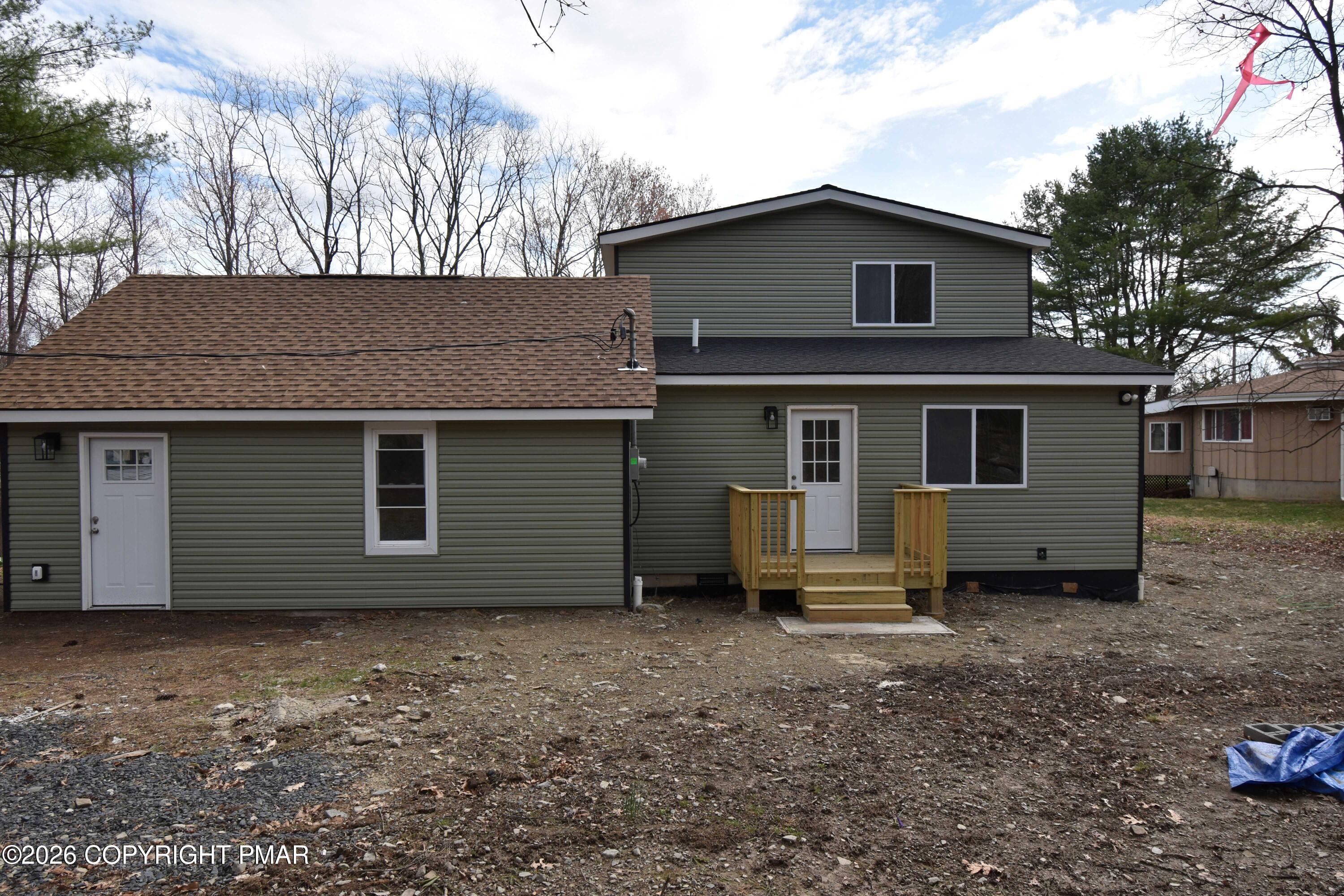 108 Stag Court Bushkill, PA 18324 - Photo 9 of 29 back