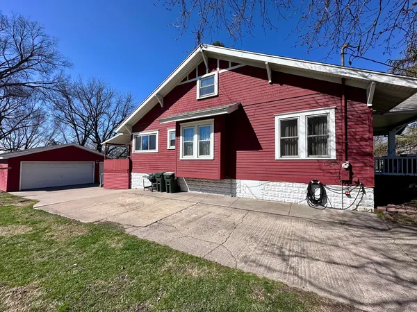$185,000 | 1305 West 3rd Street, Sterling, IL 61081