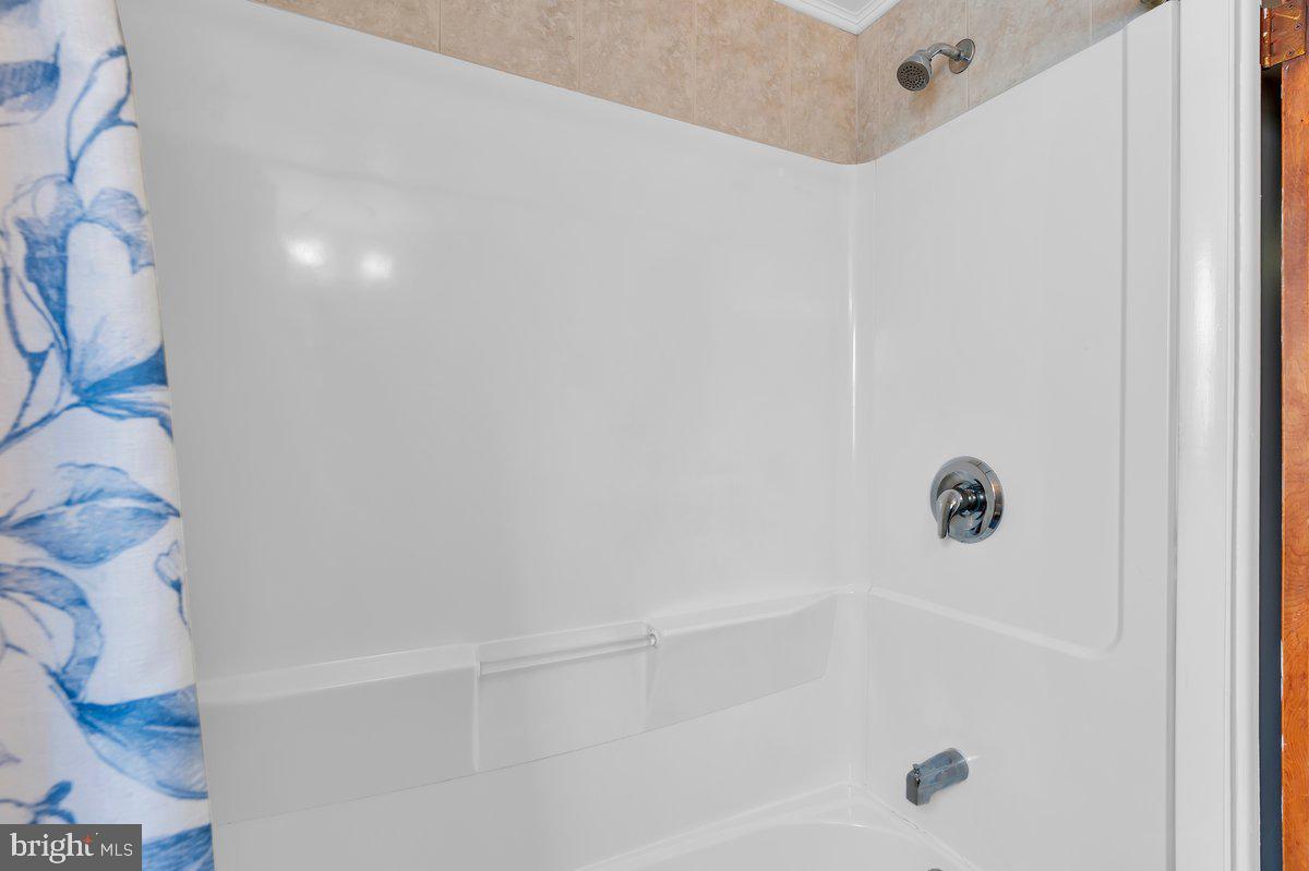2823 Shelly Road Philadelphia, PA 19152 - Photo 23 of 39 Gallery Image 23