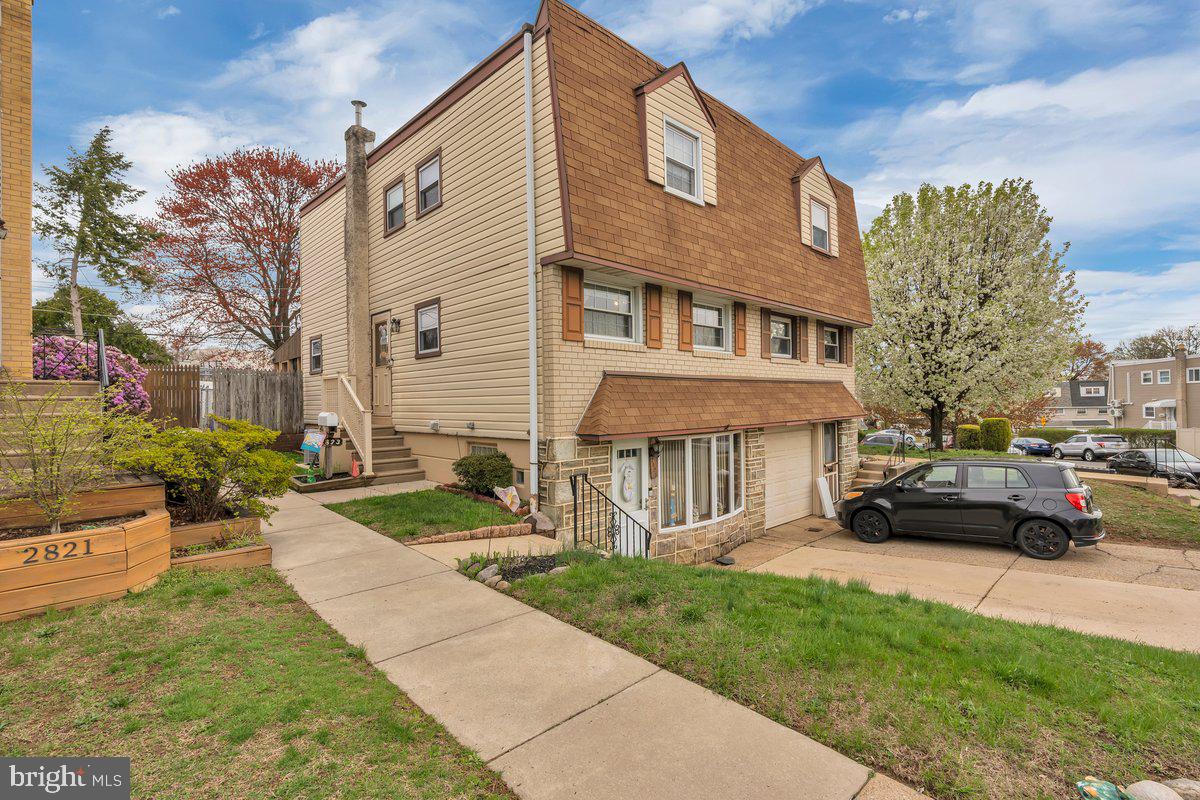 2823 Shelly Road Philadelphia, PA 19152 - Photo 3 of 39 Gallery Image 3