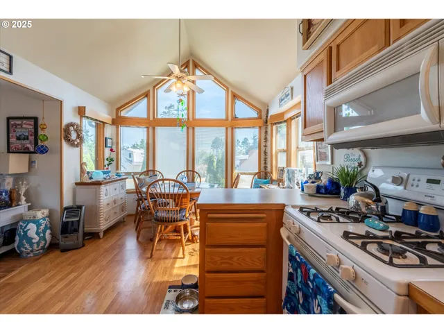 $169,000 | 53877 Beach Loop Road, Unit 2, Bandon, OR 97411