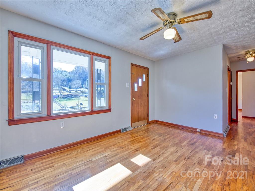 625 Ratcliff Cove Road Waynesville, NC 28786 - Photo 13 of 26 Gallery Image 13